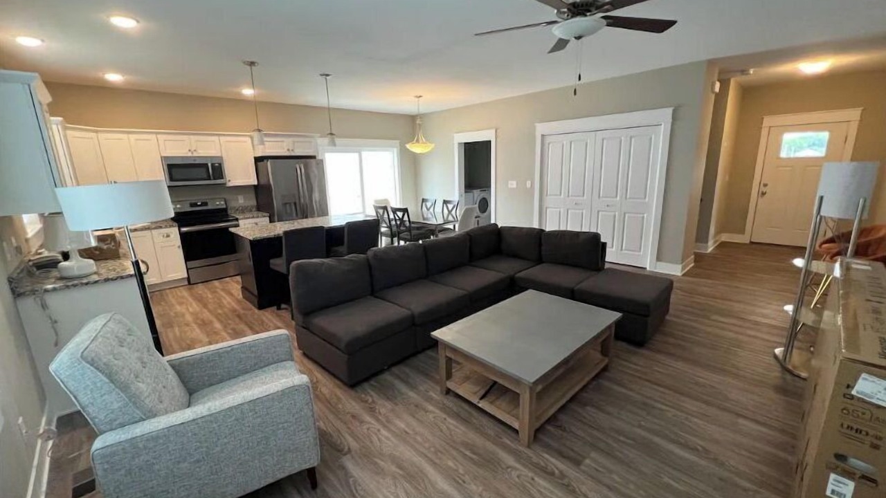 Photo of Livingroom in Ames