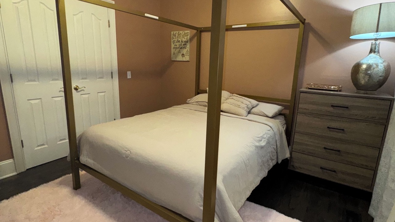 Photo of Bedroom in Silver Creek