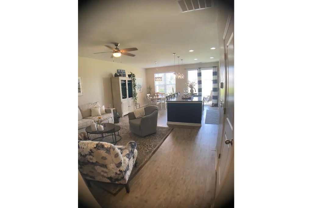 Photo of Livingroom in Murraysville