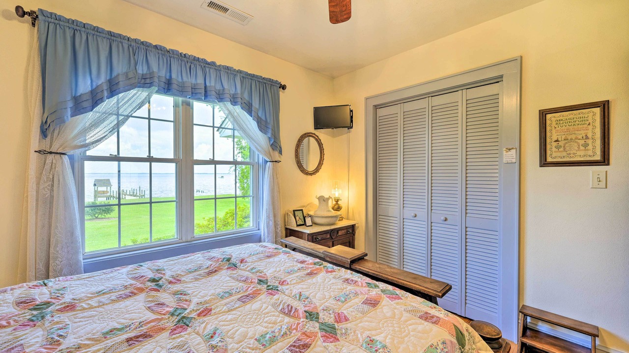 Photo of Bedroom in Currituck
