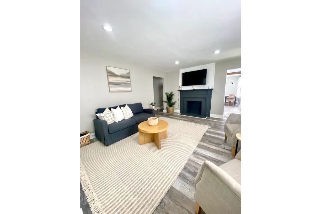 Photo of Livingroom in Jacksonville
