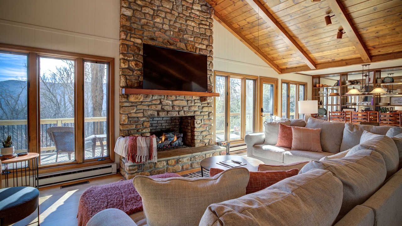 Photo of Livingroom in Seven Devils