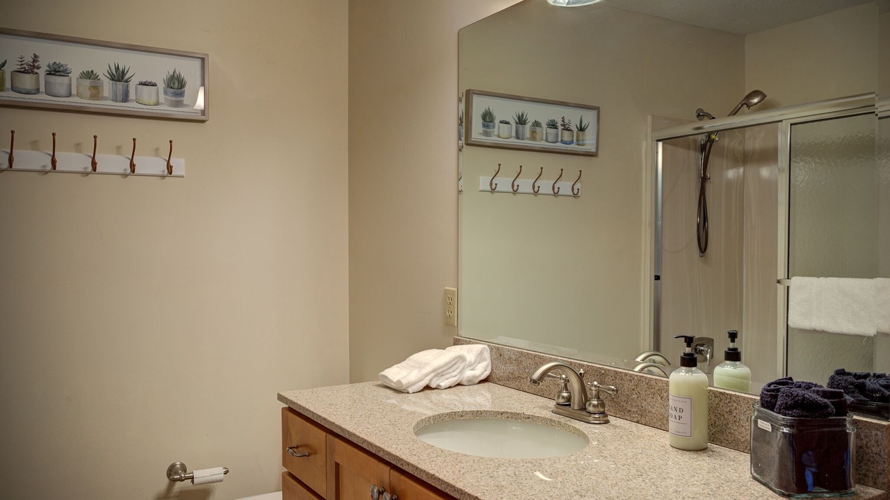 Photo of Bathroom in Seven Devils