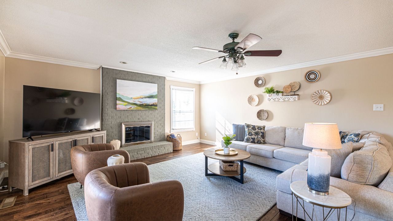 Photo of Livingroom in Ashley Oaks