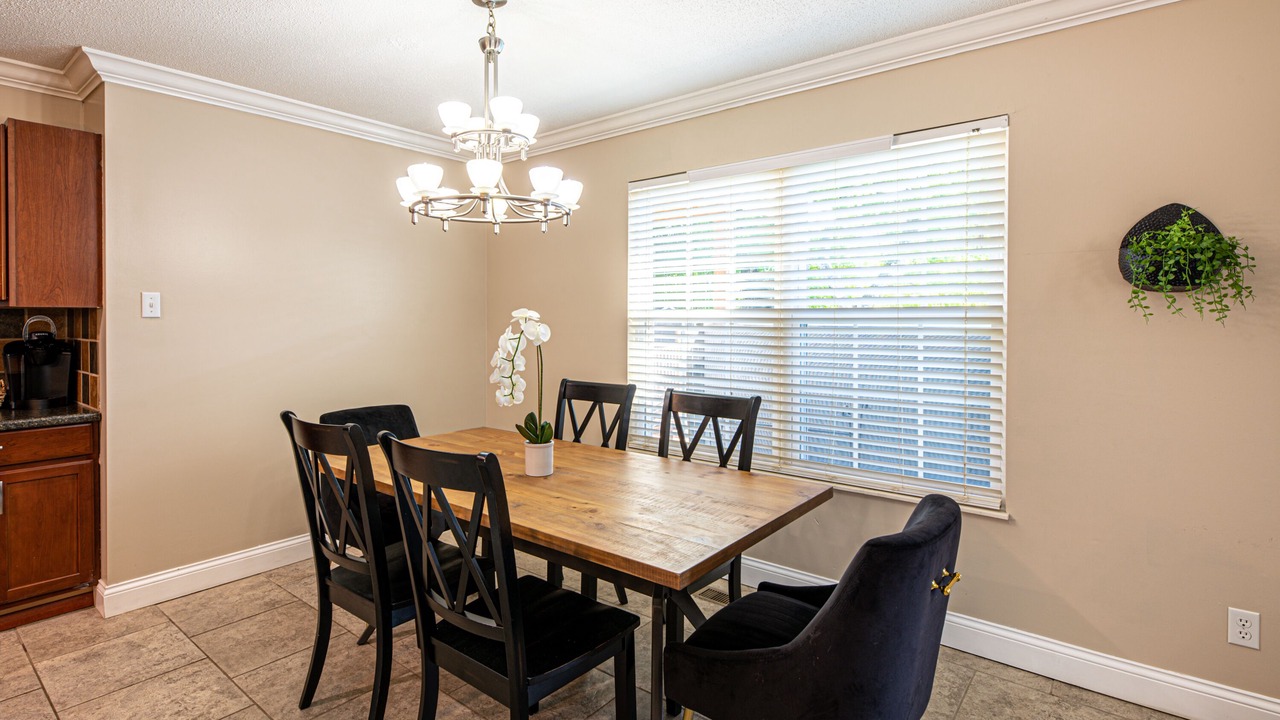 Photo of Livingroom in Ashley Oaks