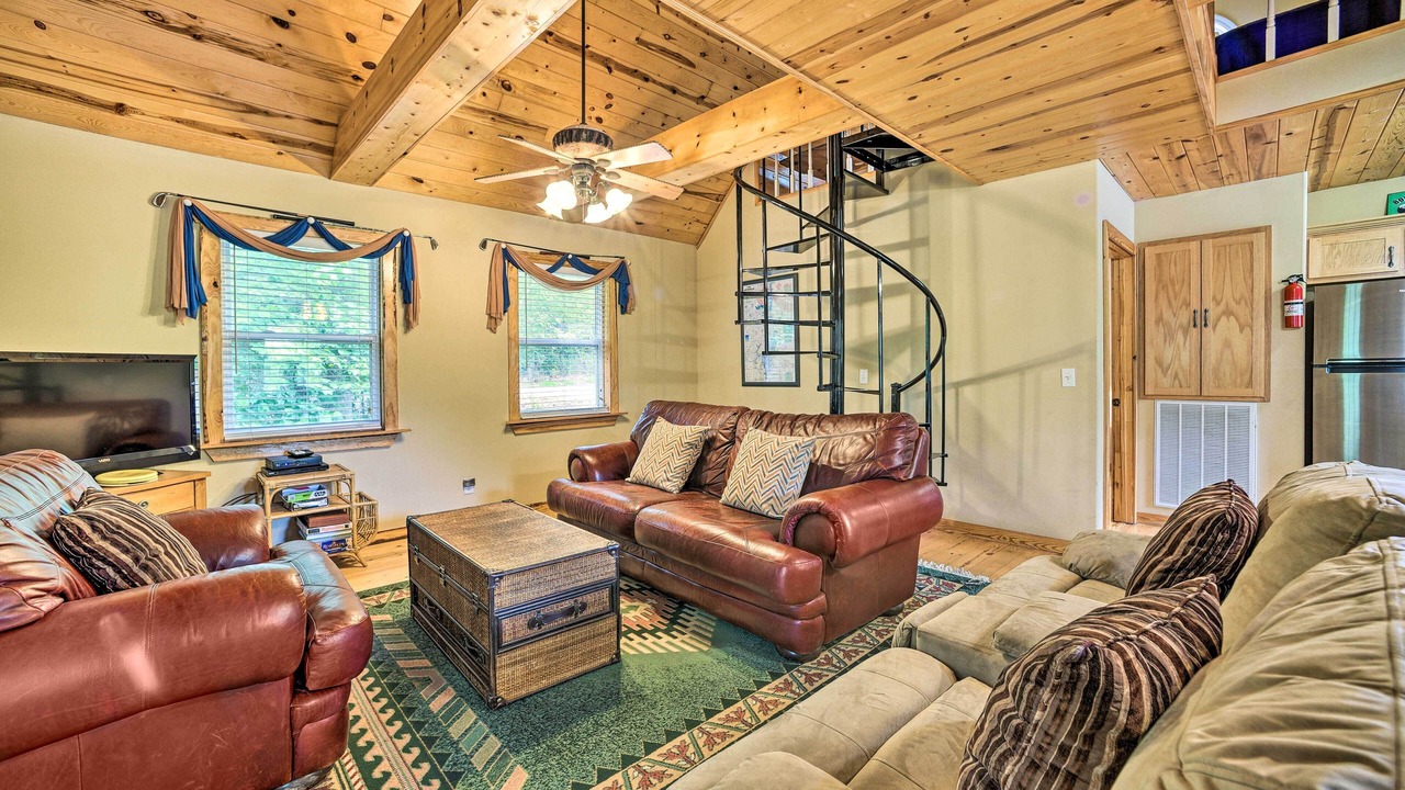 Photo of Bedroom in Guntersville