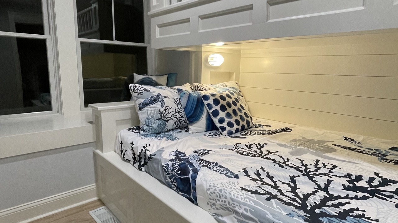 Photo of Bedroom in Avalon