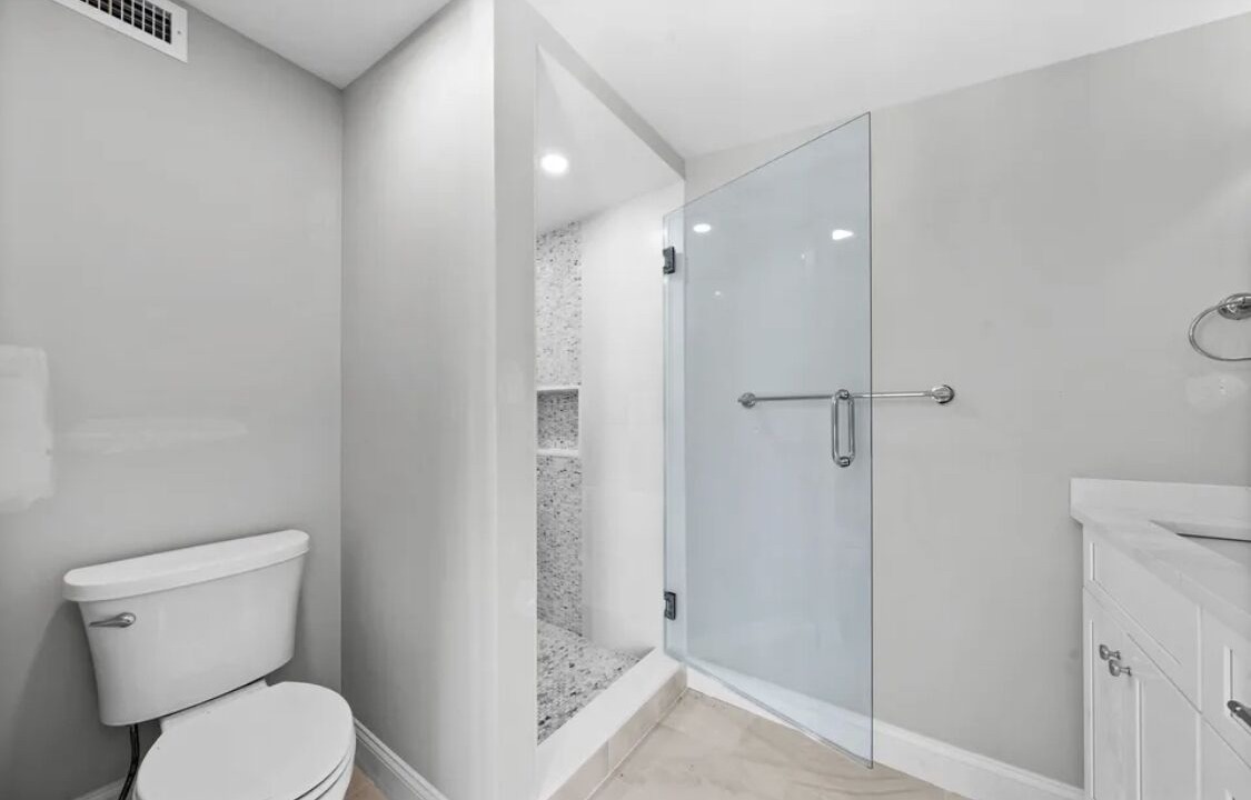 Photo of Bathroom in Avalon