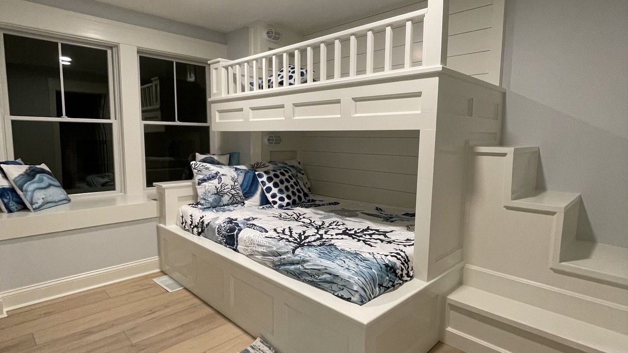 Photo of Bedroom in Avalon