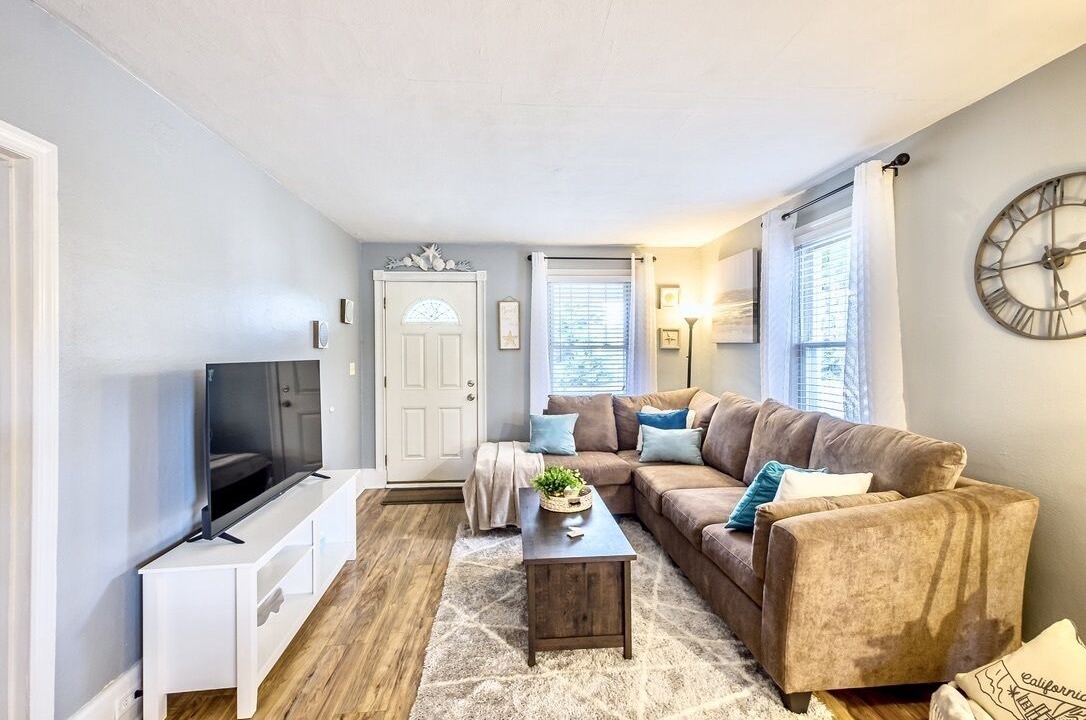 Photo of Livingroom in Neptune City