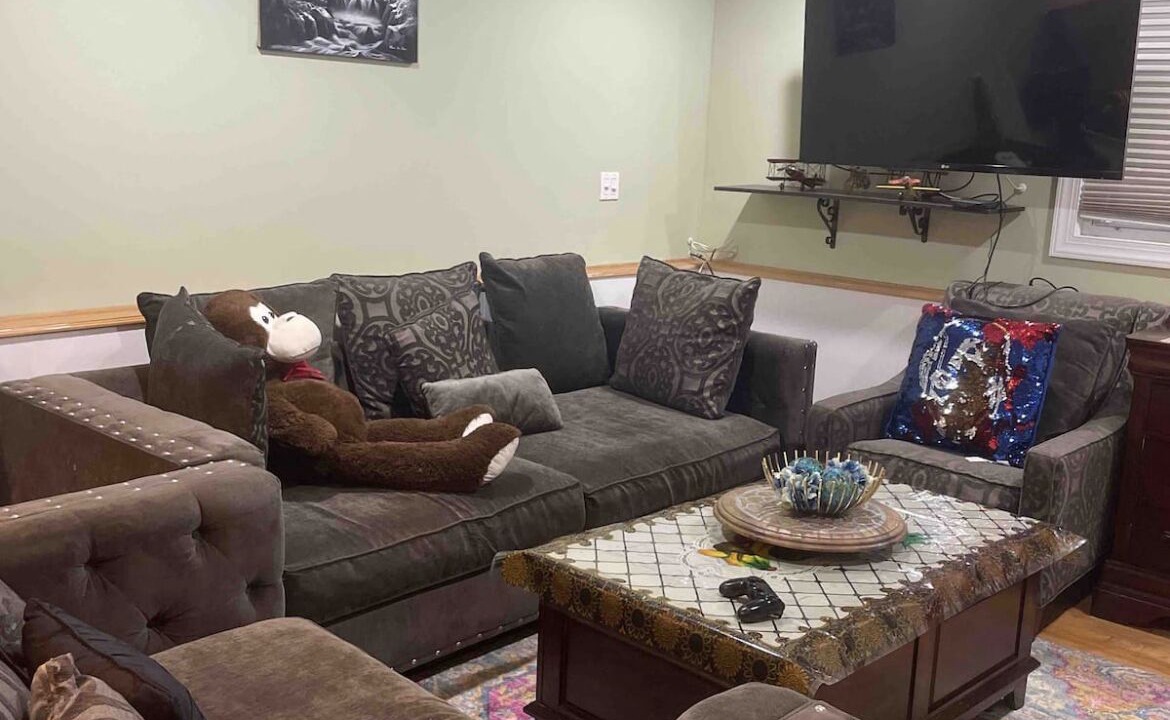 Photo of Livingroom in Eatontown