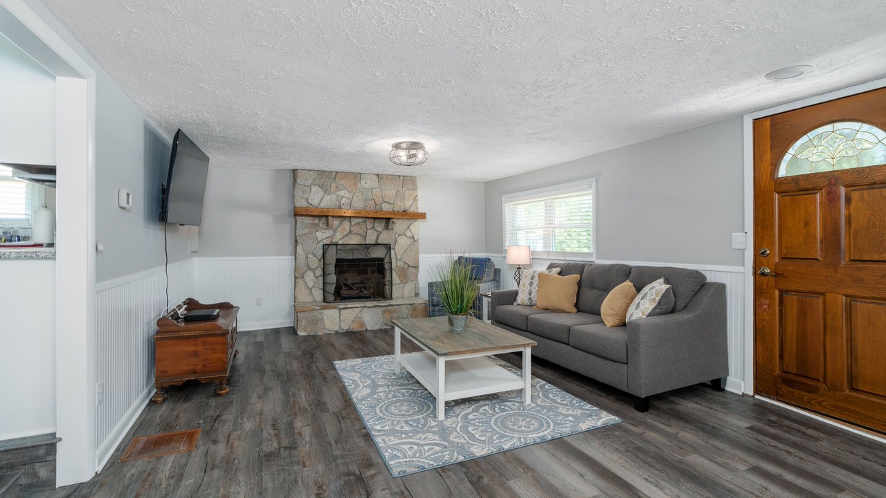 Photo of Livingroom in Charlestown