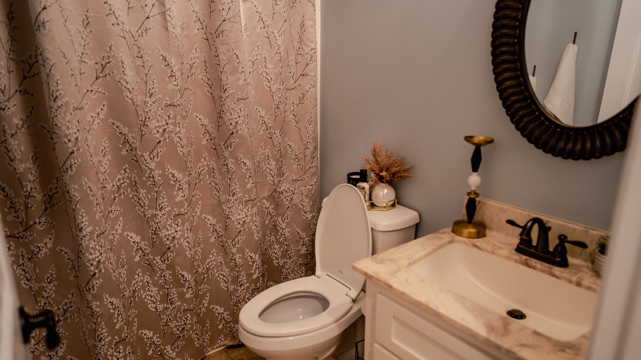 Photo of Bathroom in Rainbow City