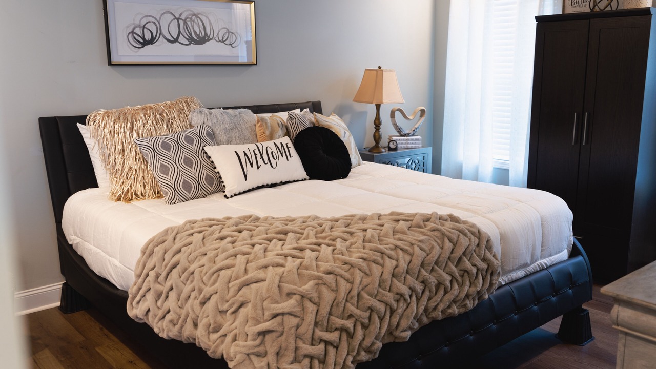 Photo of Bedroom in Rainbow City