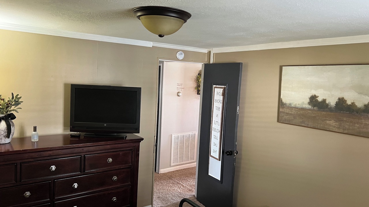 Photo of Bedroom in Oliver Springs