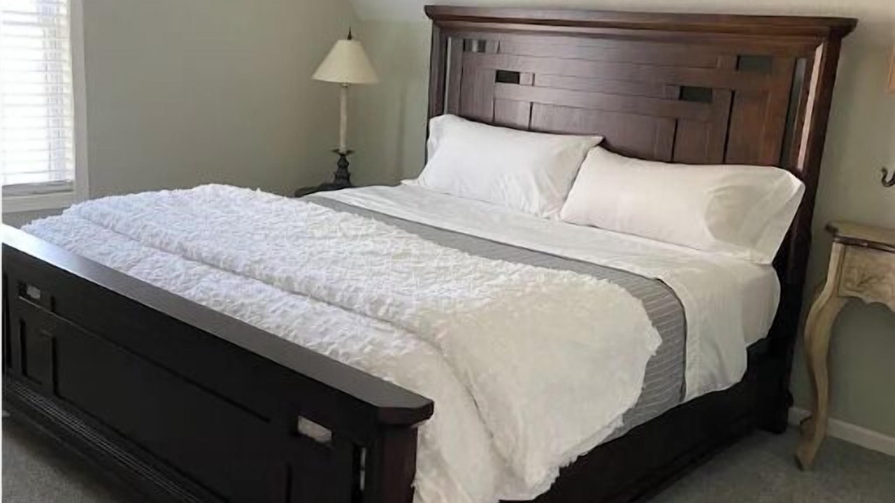 Photo of Bedroom in Pella