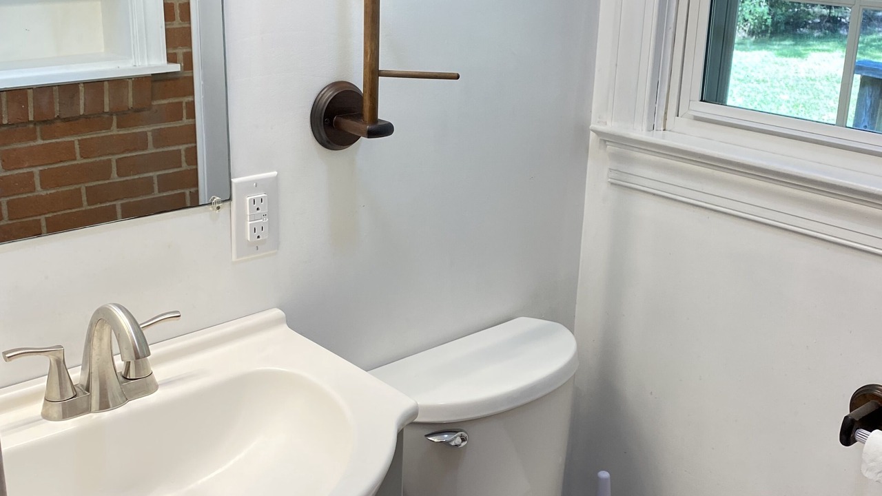 Photo of Bathroom in Barboursville