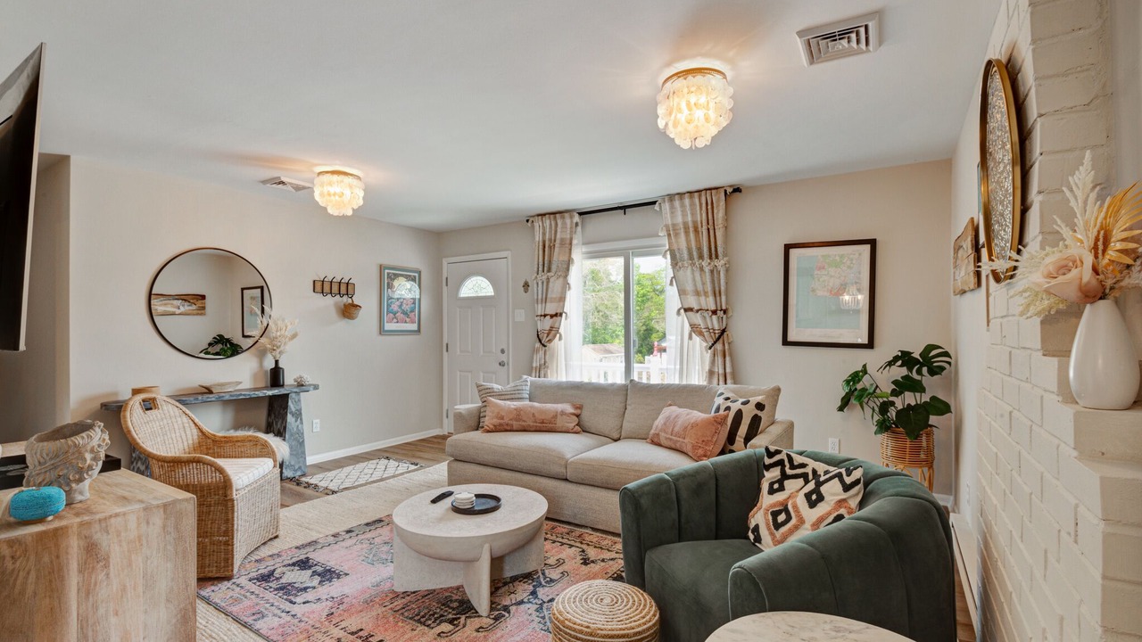Photo of Livingroom in Cape May Court House