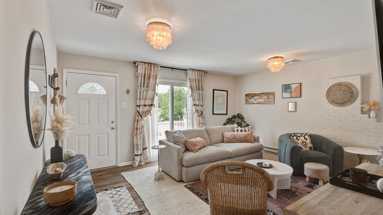 Photo of Livingroom in Cape May Court House