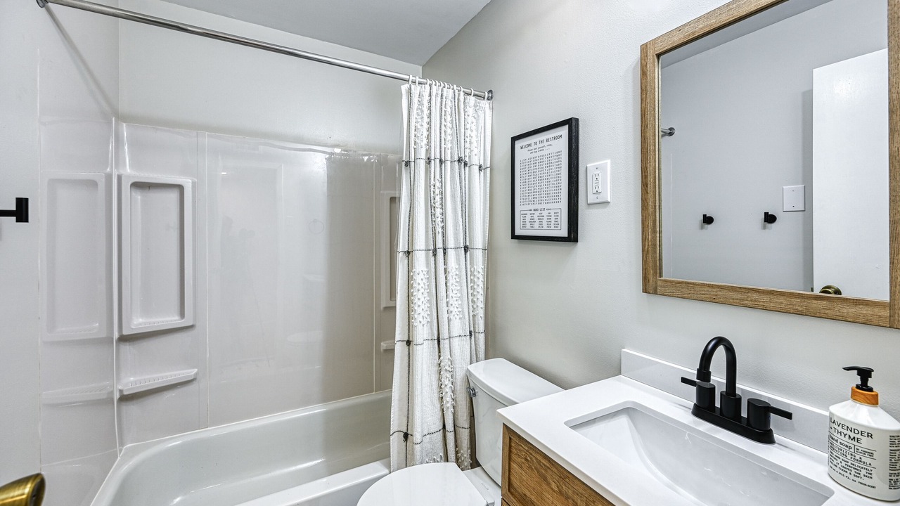 Photo of Bathroom in Windwood Coves