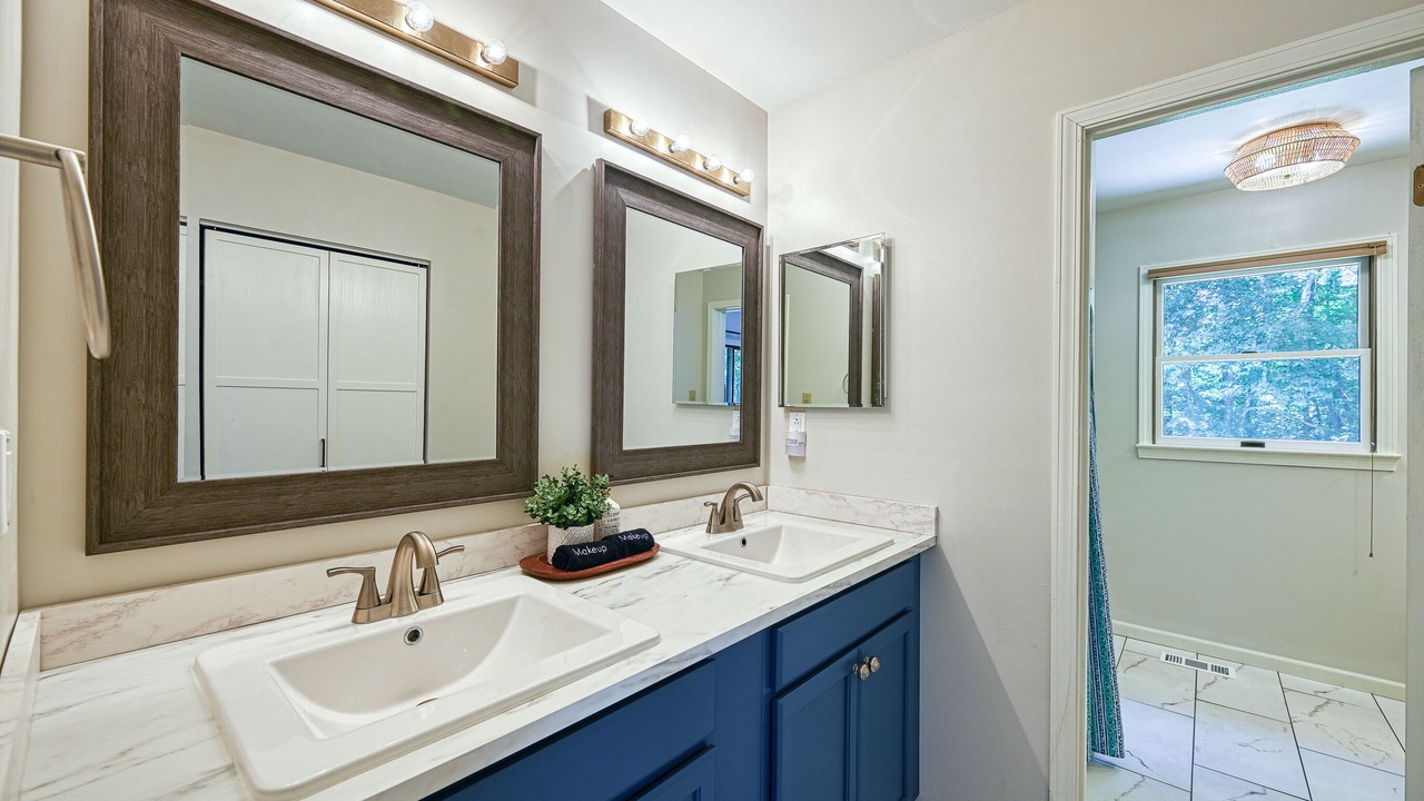 Photo of Bathroom in Windwood Coves