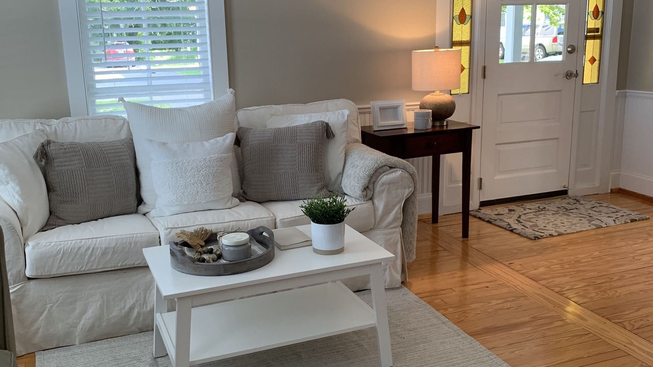 Photo of Livingroom in Edenton