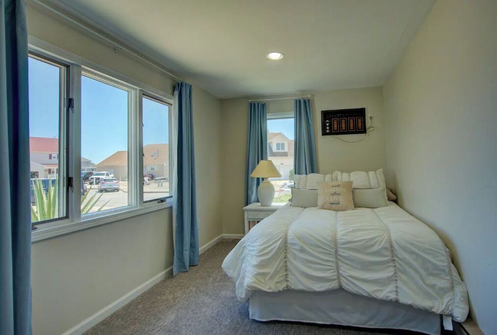 Photo of Bedroom in Bayville