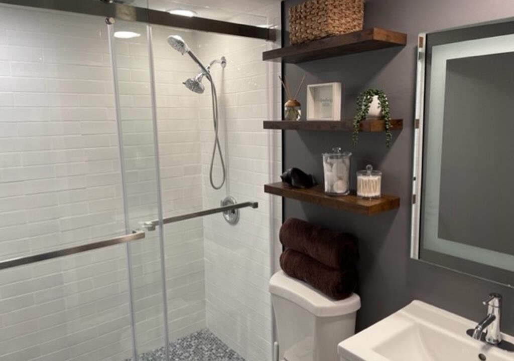 Photo of Bathroom in Admiral Estates
