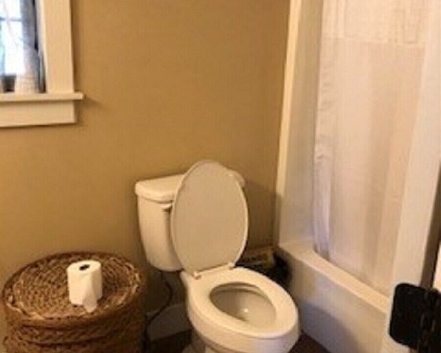 Photo of Bathroom in Guntersville