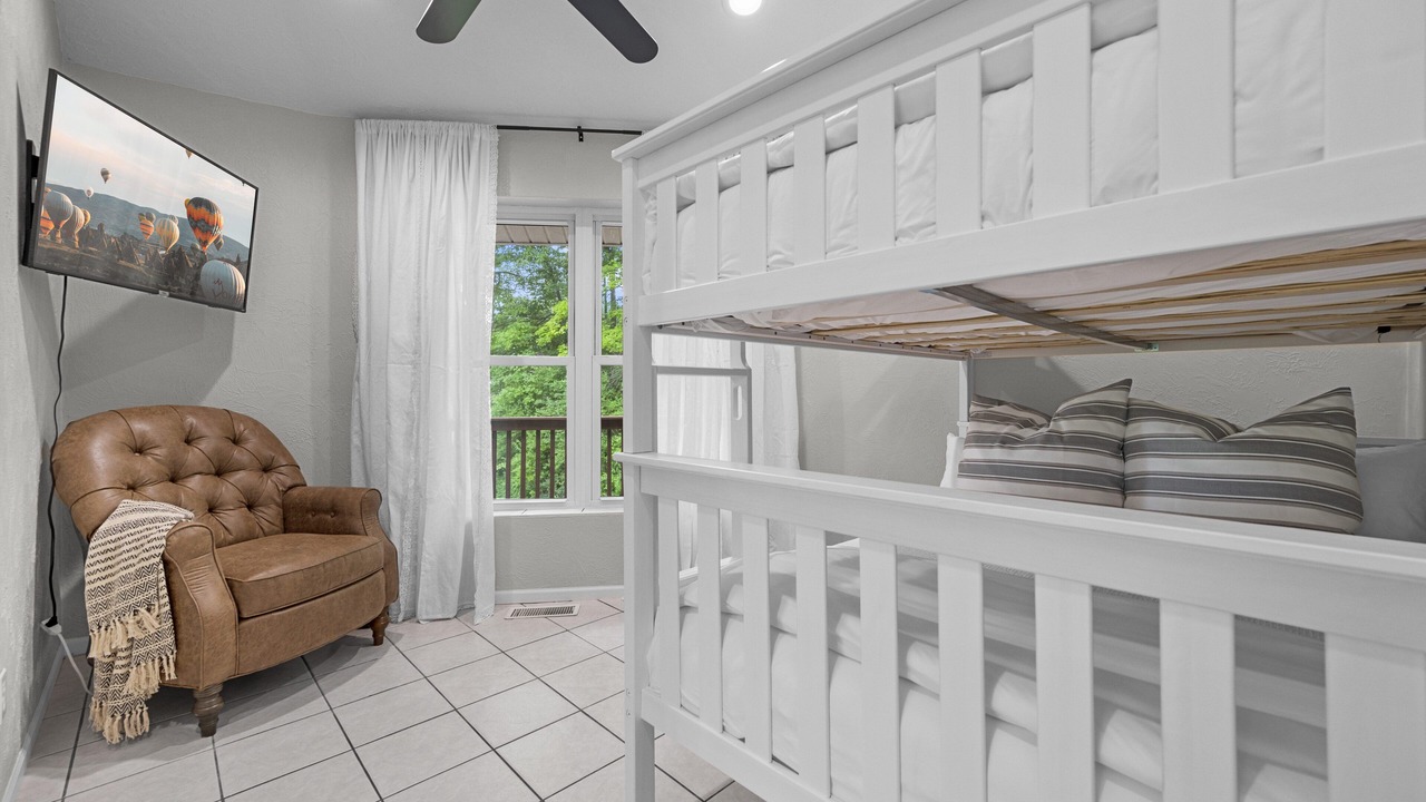 Photo of Bedroom in Hale