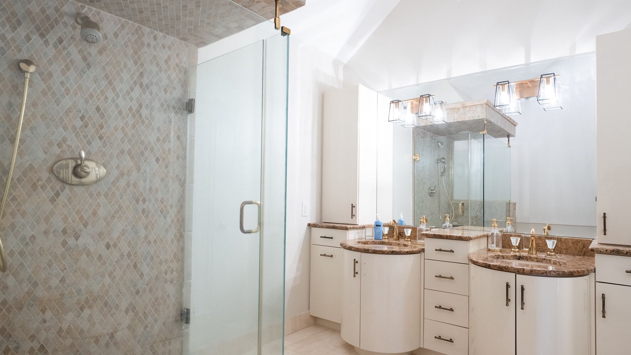 Photo of Bathroom in Margate City