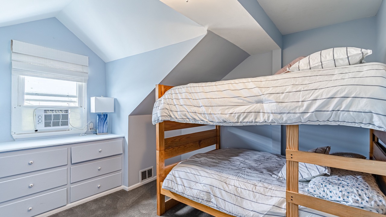 Photo of Bedroom in Mantoloking