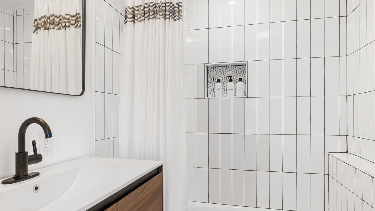 Photo of Bathroom in Seven Devils