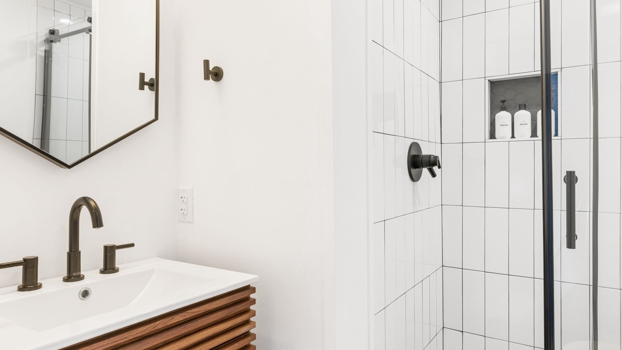 Photo of Bathroom in Seven Devils