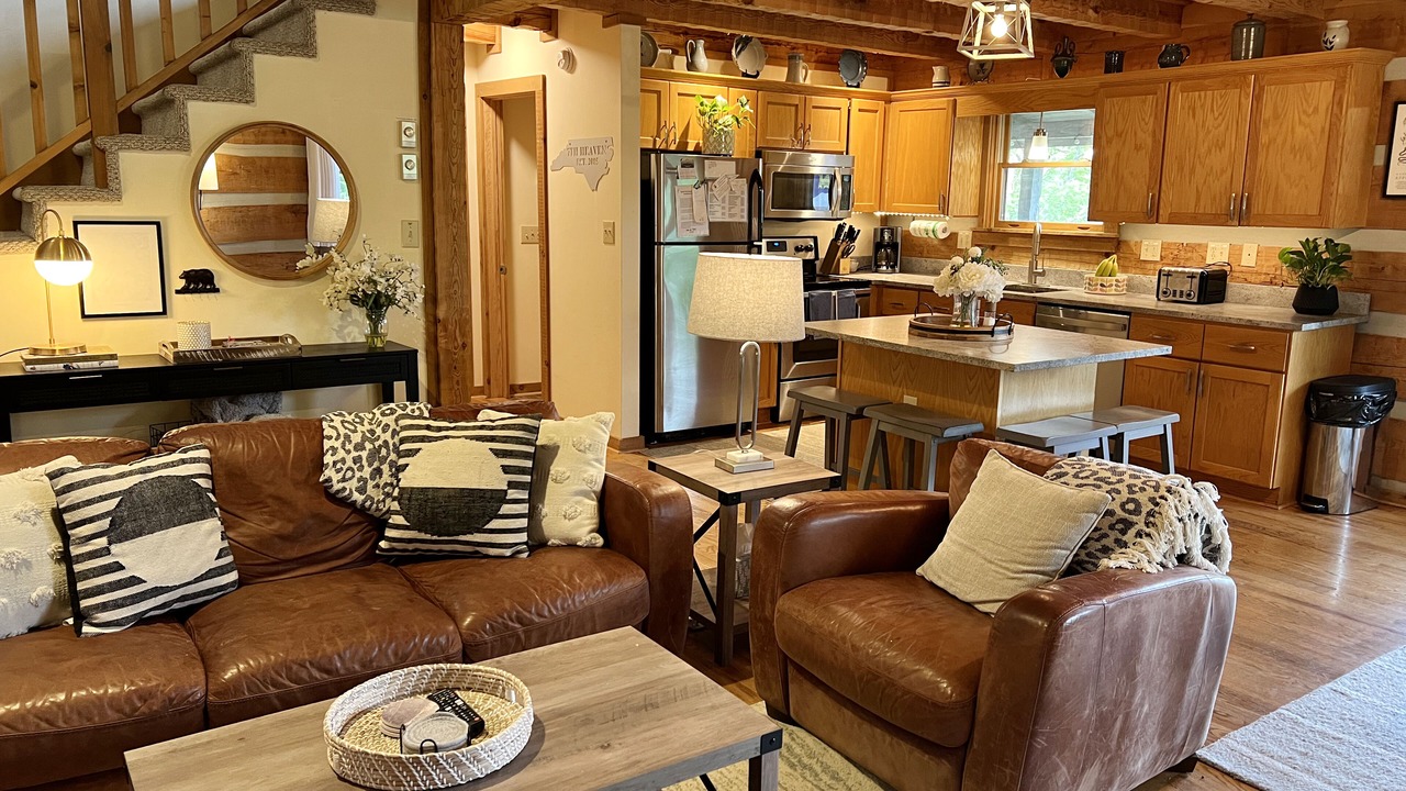 Photo of Livingroom in Seven Devils