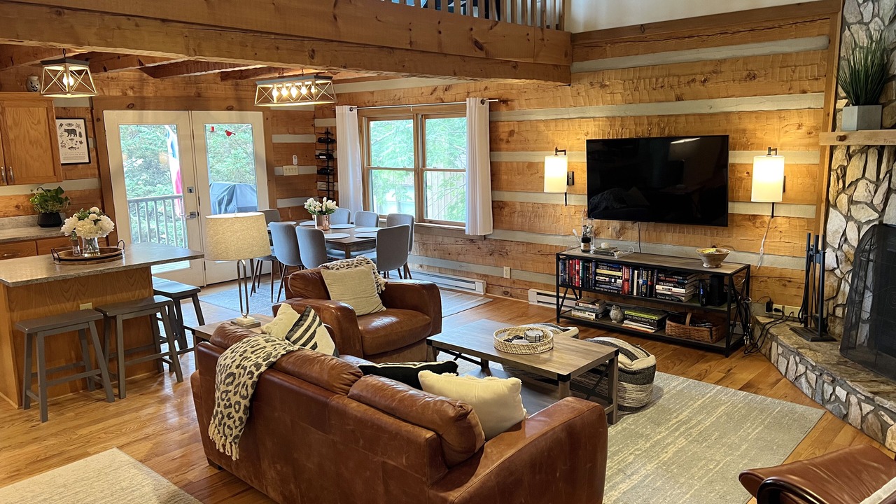 Photo of Livingroom in Seven Devils
