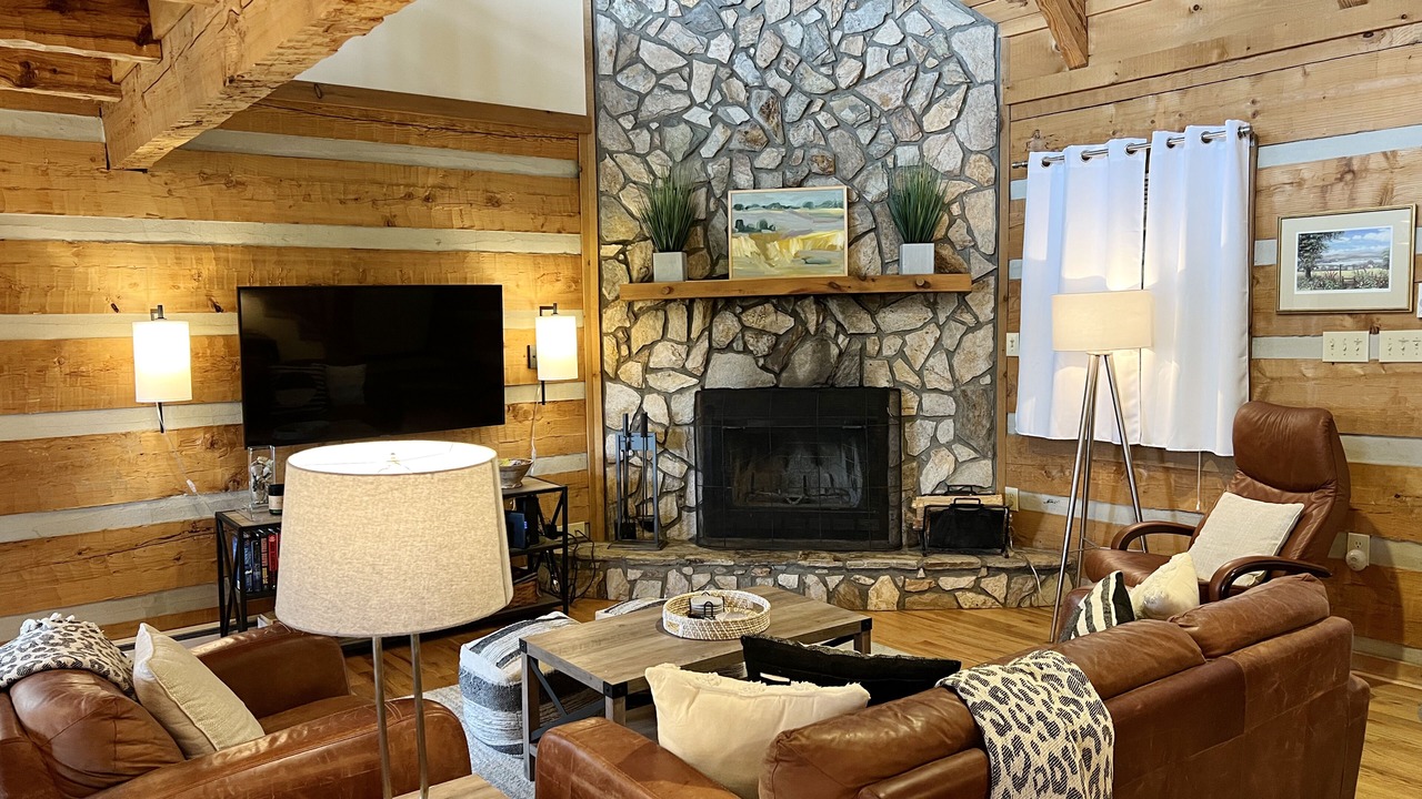 Photo of Livingroom in Seven Devils
