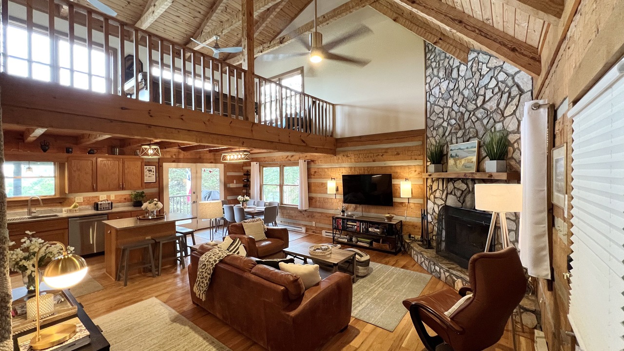Photo of Livingroom in Seven Devils