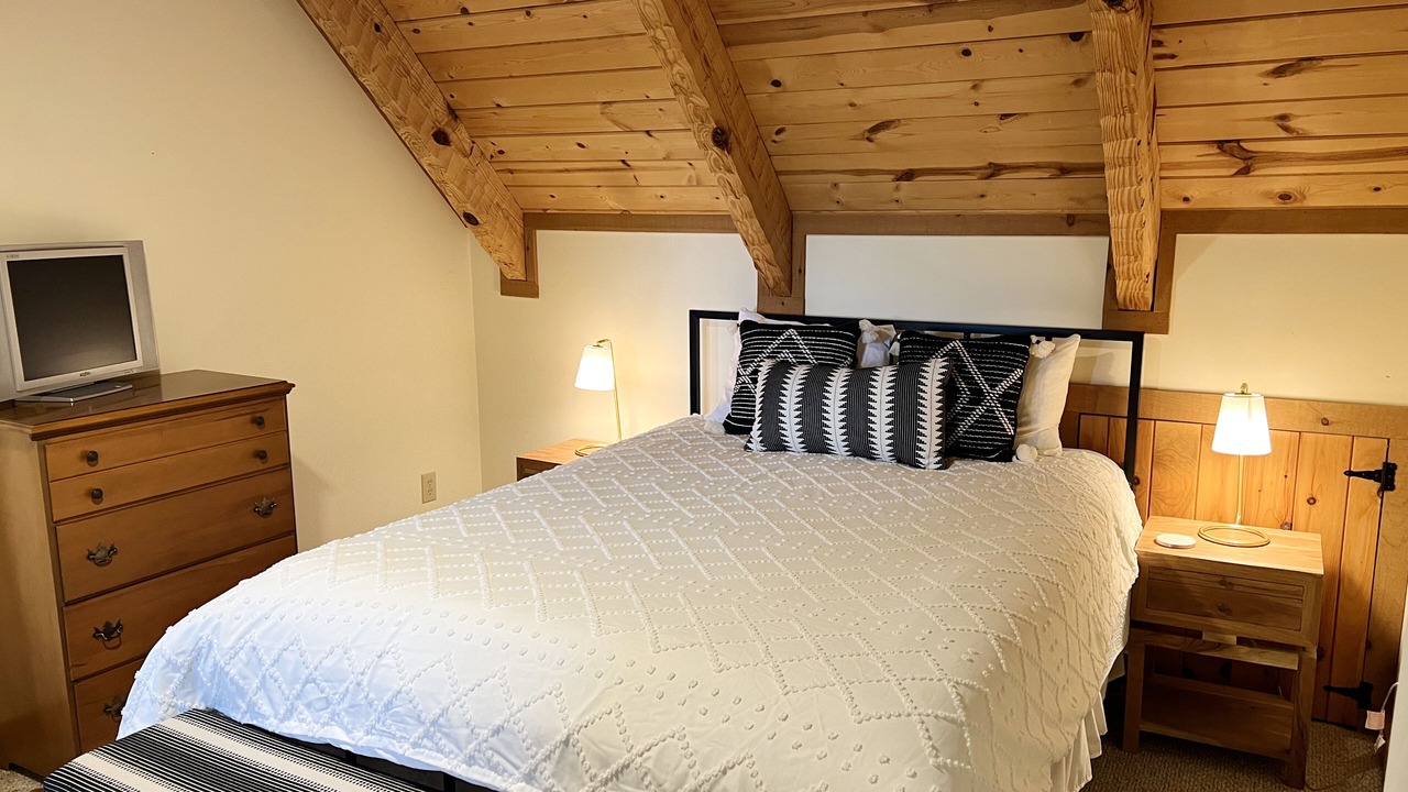 Photo of Bedroom in Seven Devils