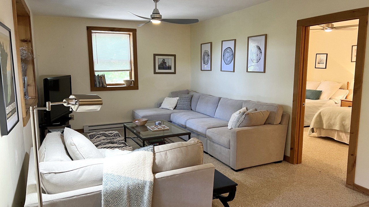 Photo of Livingroom in Seven Devils