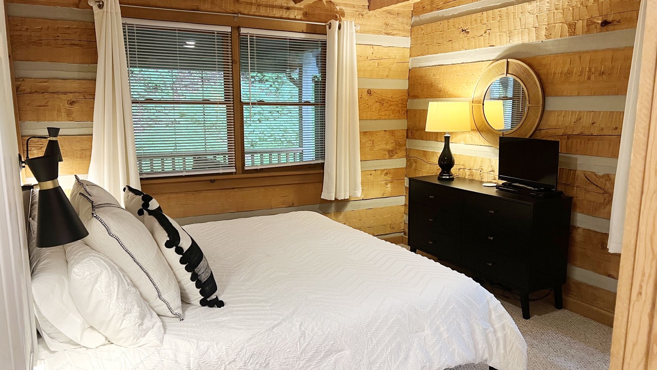 Photo of Bedroom in Seven Devils