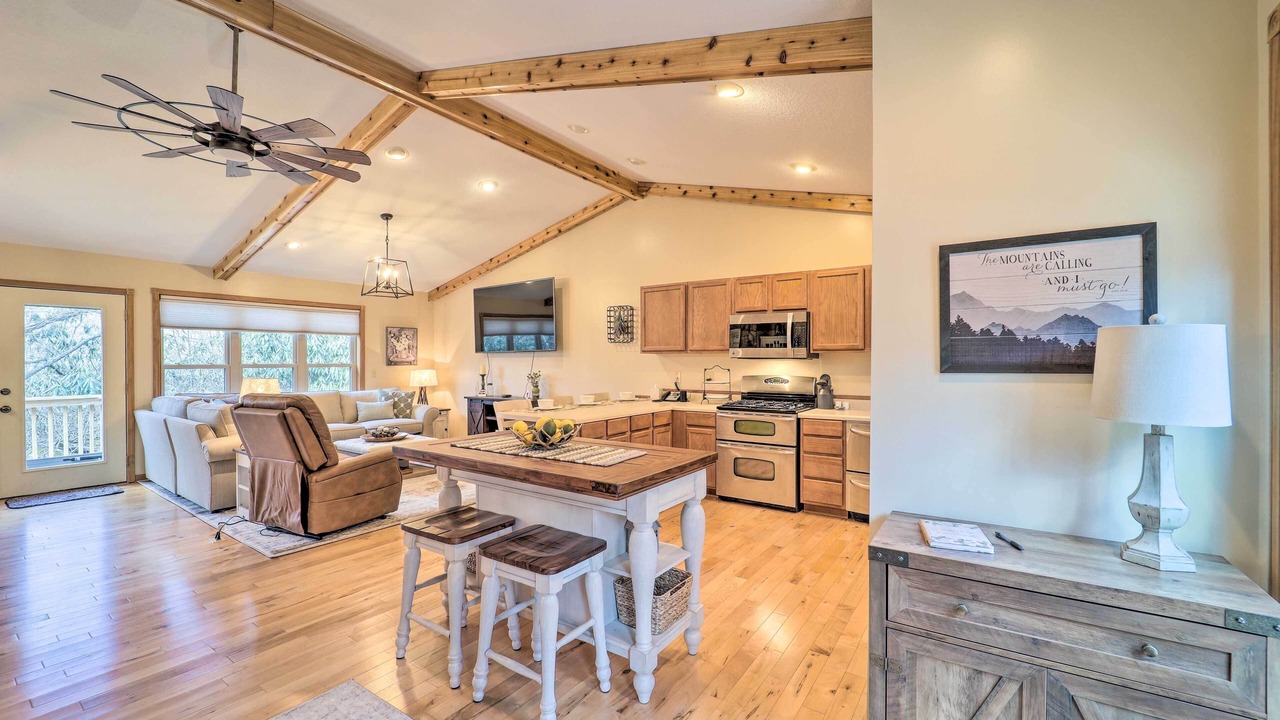 Photo of Livingroom in Charter Hills