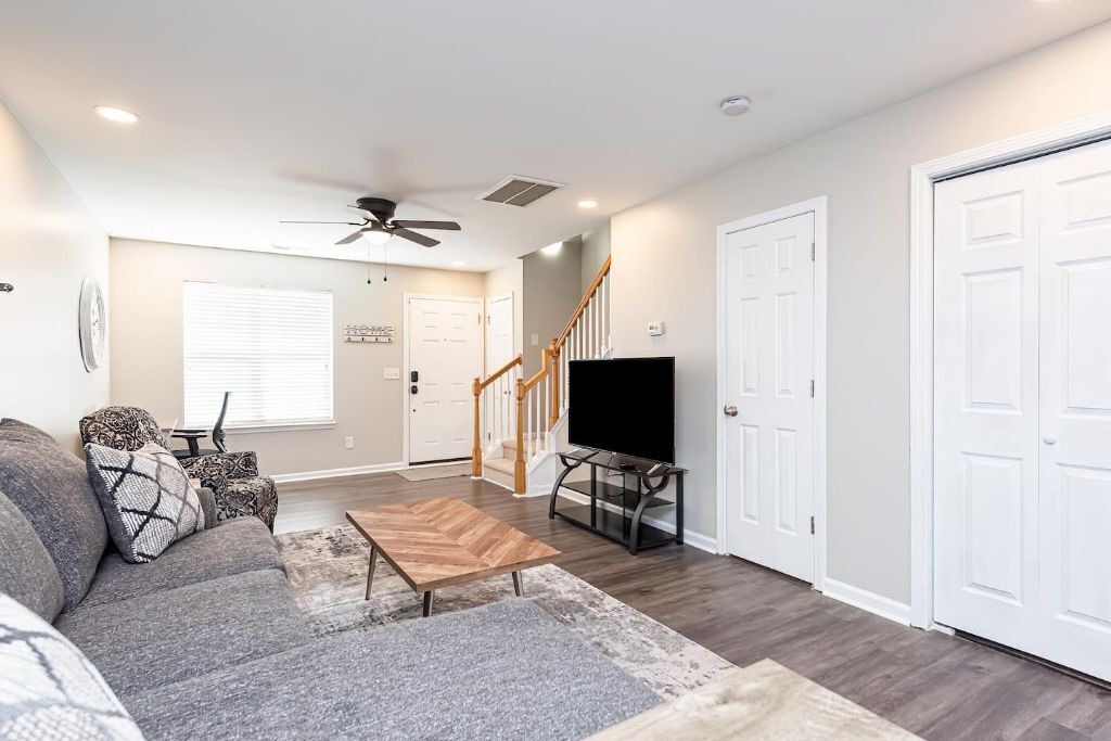 Photo of Livingroom in Northeast Raleigh