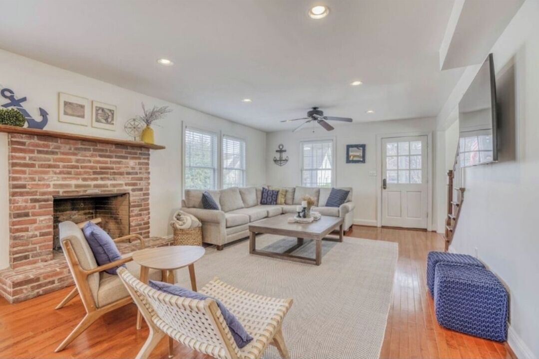 Photo of Livingroom in Murray Hill
