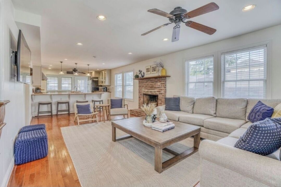 Photo of Livingroom in Murray Hill