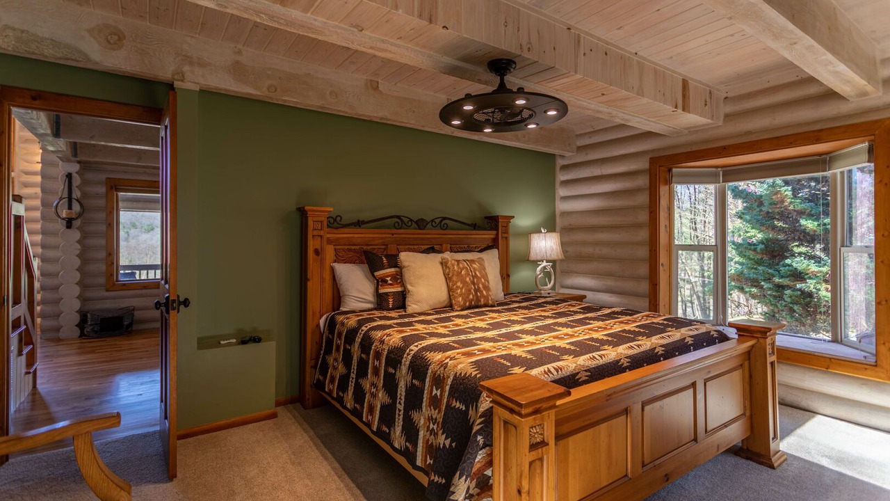 Photo of Bedroom in Sugar Grove