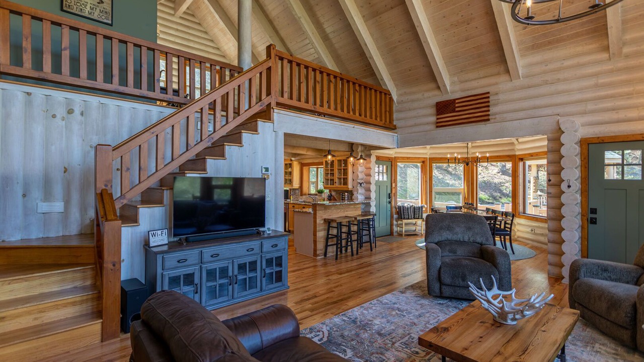 Photo of Livingroom in Sugar Grove