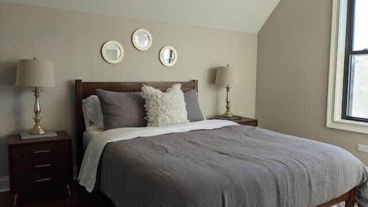 Photo of Bedroom in West Lakeview