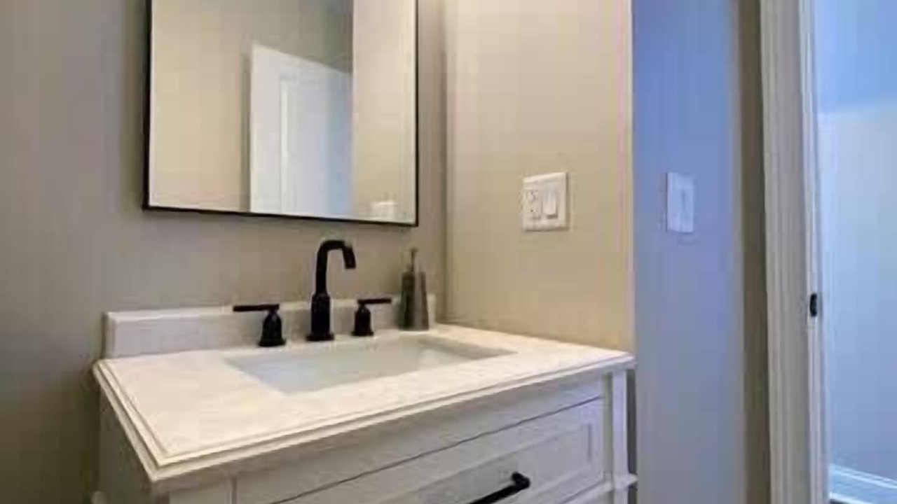 Photo of Bathroom in West Lakeview