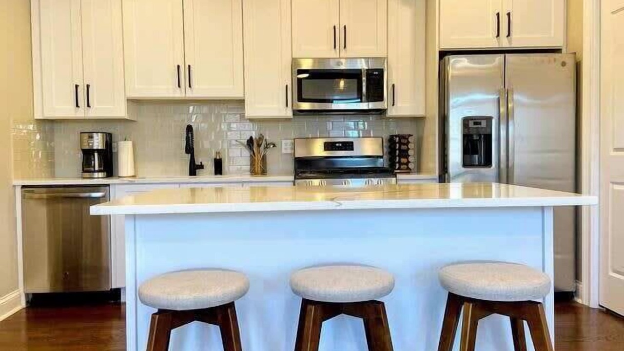 Photo of Kitchen in West Lakeview